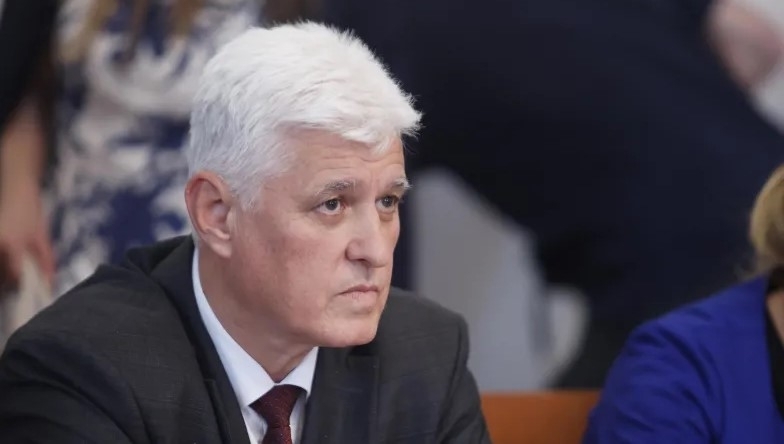 Присъствието на американски военнотранспортен самолет на летище Васил Левски –
