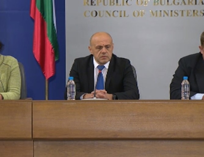 Разговори между отговорни политически формации не трябва да се превръщат