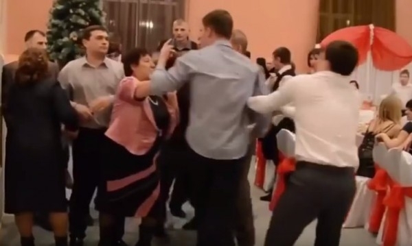 Истински екшън се е разиграл между роднини снощи в Роман