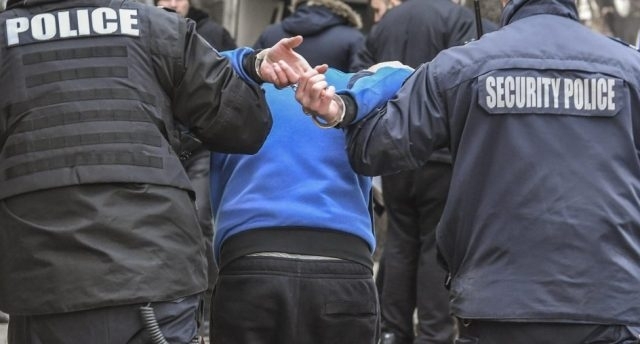 Непълнолетен младеж е установен като автор на анонимен сигнал за поставено взривно устройство в сградата на Професионалната