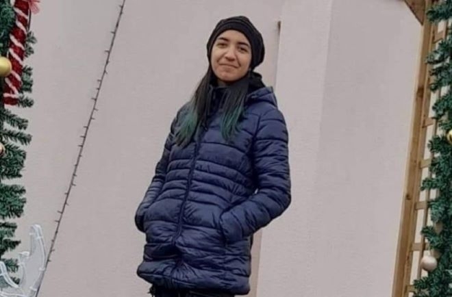 Малка бутилка от парфюм е била открита до тялото на