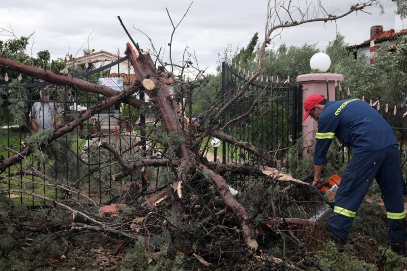 Четири са жертвите които бурята Гирионис в Гърция взе през