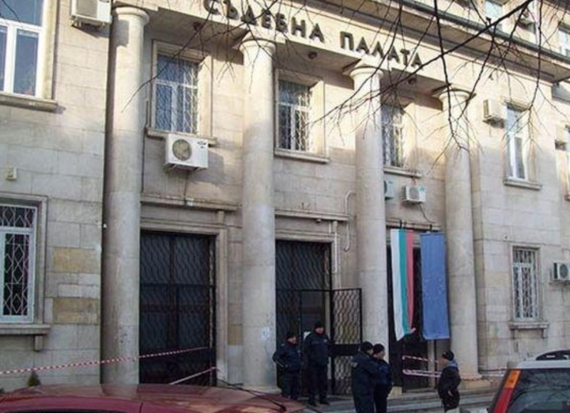 Мъжът, който преби до смърт младата си жена в село Върбица, бе осъден на 17 години затвор