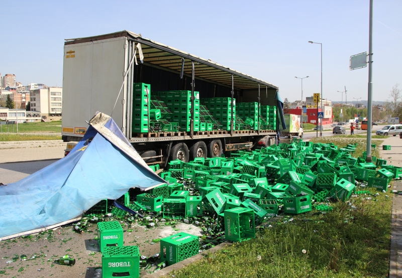 Голям сеир сътвори пиян тираджия в Монтана научи BulNews bg Той