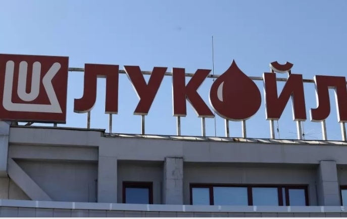 САЩ и ЕС интензивно обсъждат нови санкции срещу руския петрол