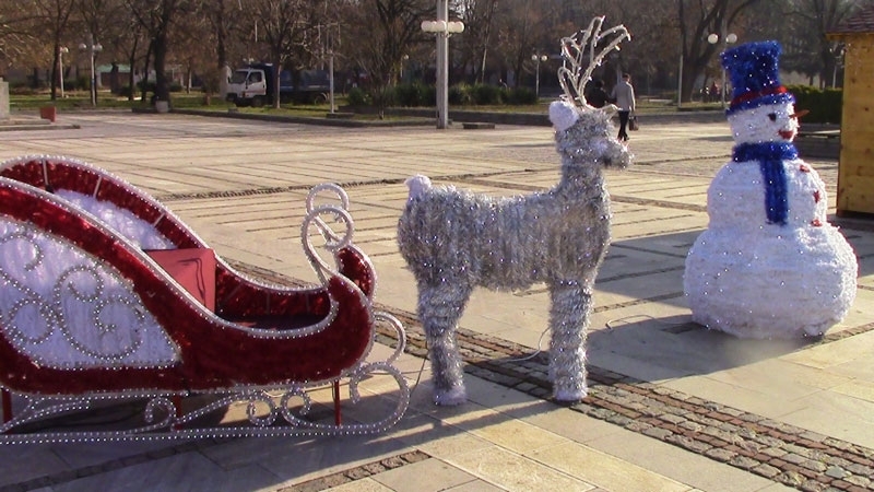 Днес 12 декември в Лом ще грейнат светлините на коледната