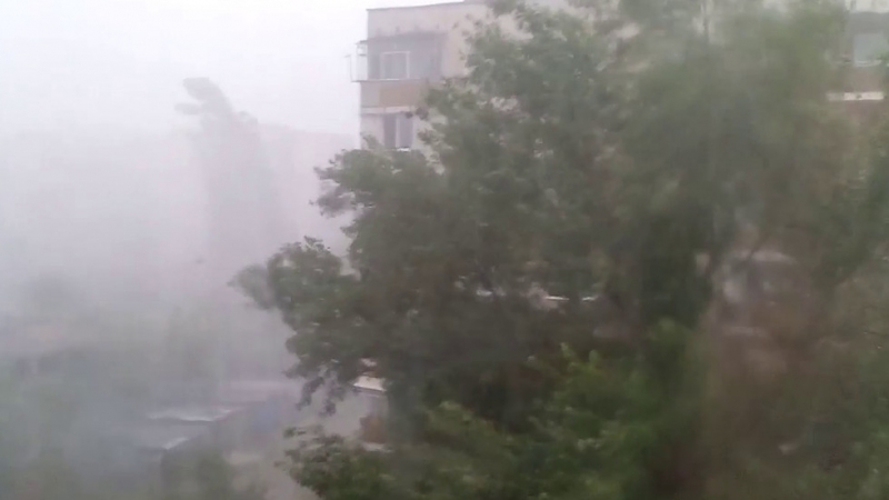 Пороен дъжд наводни мазета и приземни етажи в Монтана и околните