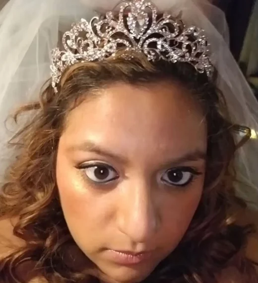 Омъжена учителка по биология е обвинена че е правила секс