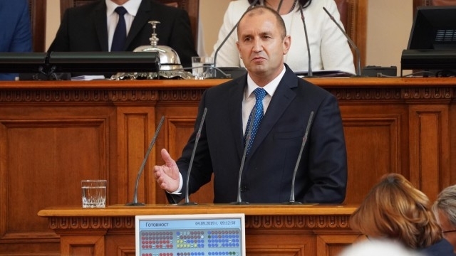 И аз не съм във възторг че съм в Народното