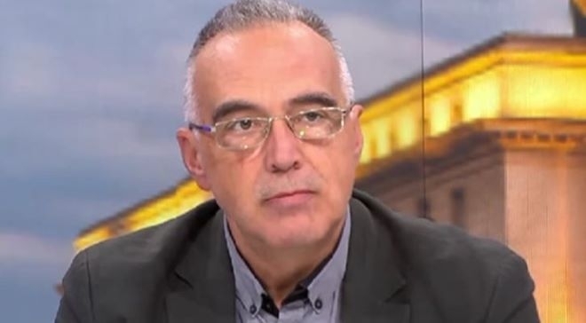Антон Кутев: Правителствата не падат след протести, а след вътрешни разправии