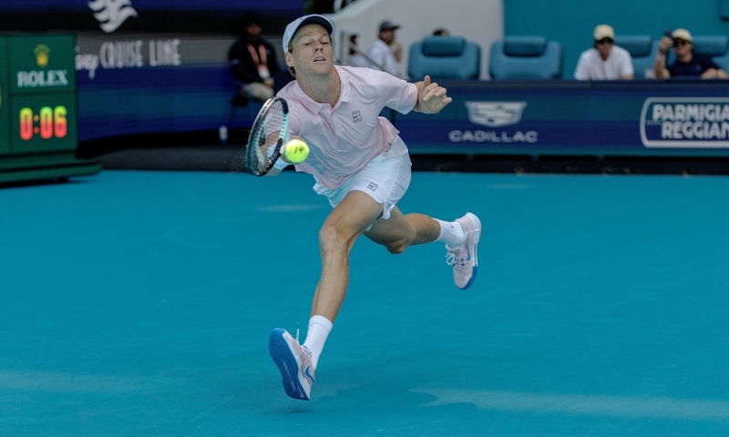 Полуфиналите при мъжете в Маями носят два полюсни сюжета