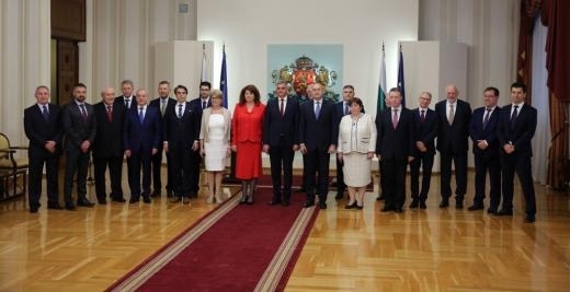 Служебният кабинет на Гълъб Донев назначен от президента Румен Радев