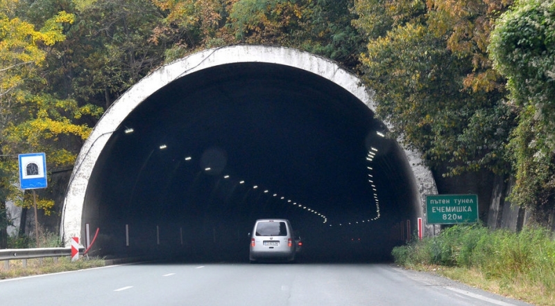 Ремонтът на тунела Ечемишка на магистрала Хемус ще приключи в