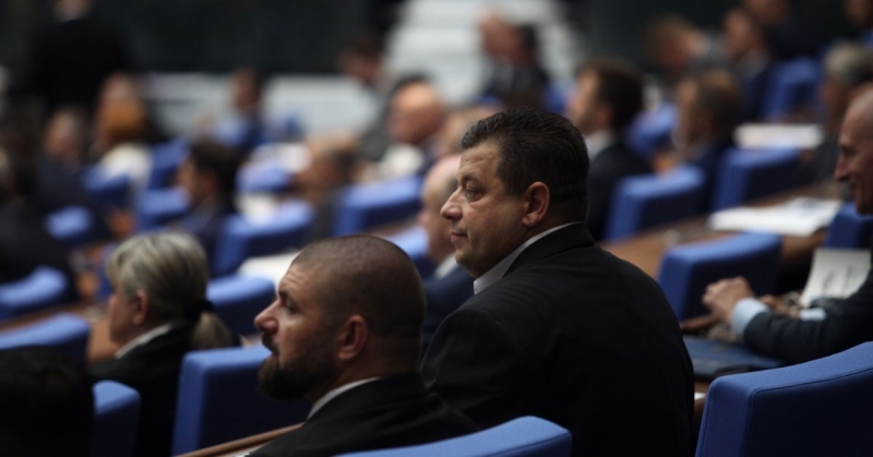 Николай Марков от Величие напусна пленарната зала без да положи