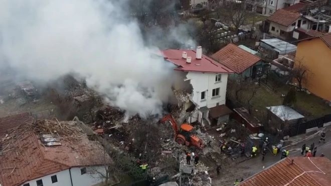 Продължава издирването на втори човек, изчезнал след взрива в Банкя