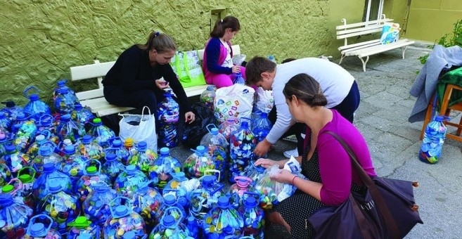 Благотворителната кампания Капачки за бъдеще която се провежда в полза