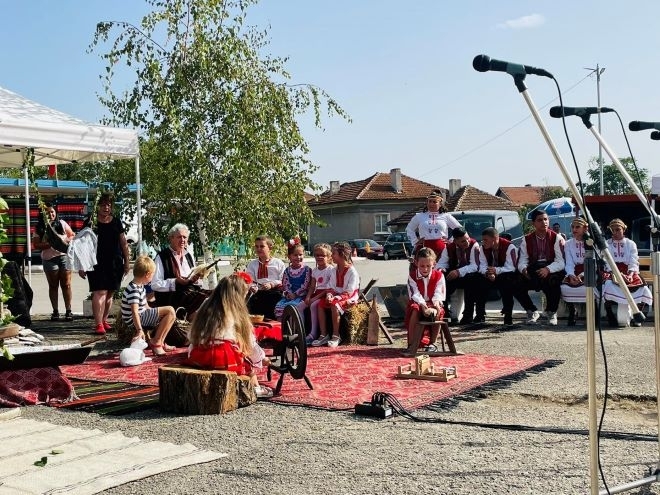 Десетки самодейни състави от Враца и региона участват на Втори