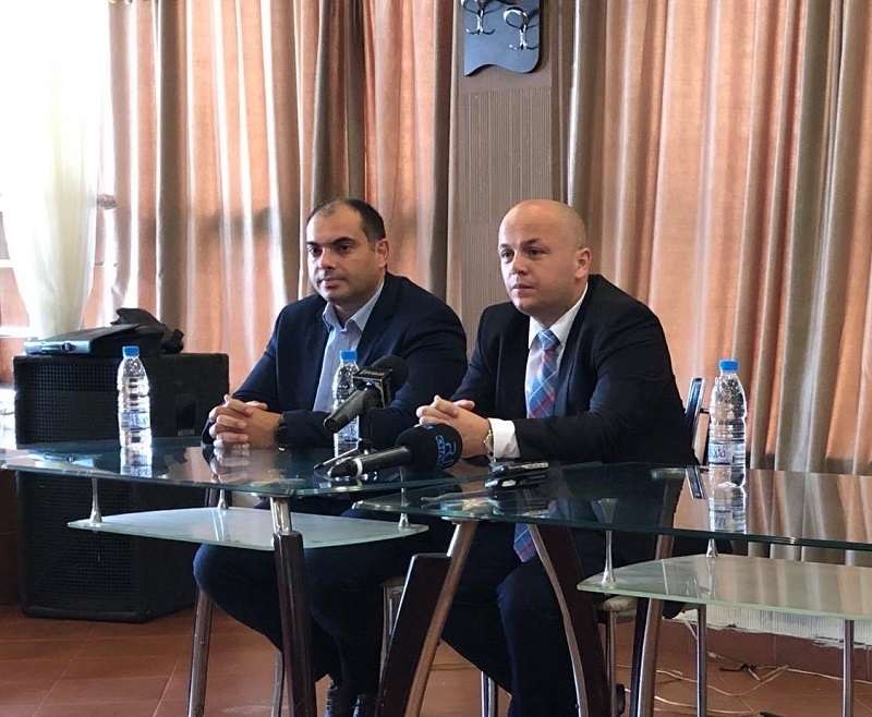 Образът на Бойко Борисов се разпада като картонена къща заяви