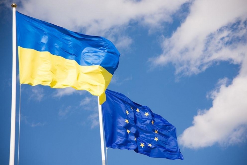 Служителите на ЕС засега продължават обичайната си дейност в Украйна