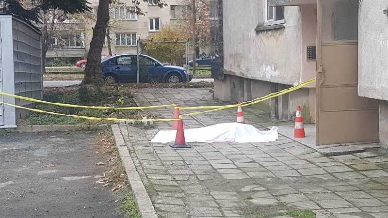 Жена скочи от 4 тия етаж на блок в Благоевград и