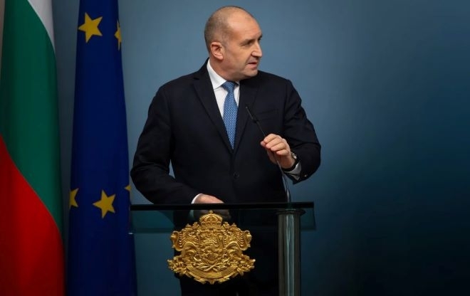 Избра ли подходящ за себе си момент Румен Радев да подаде оставка