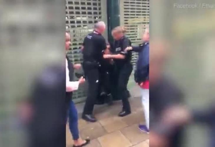 Полицаите от Акрингтън в Ланкашър попаднаха на видео от задържането