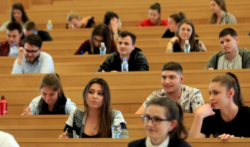 Писменият изпит по журналистика за кандидат студенти от редовната изпитна сесия в