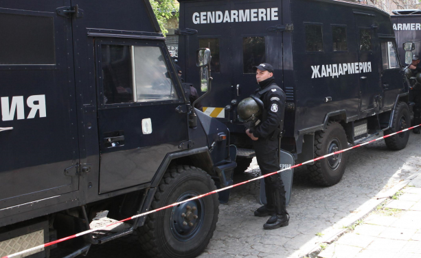 Специализирана операция тече в Роман дни преди изборите научи първо