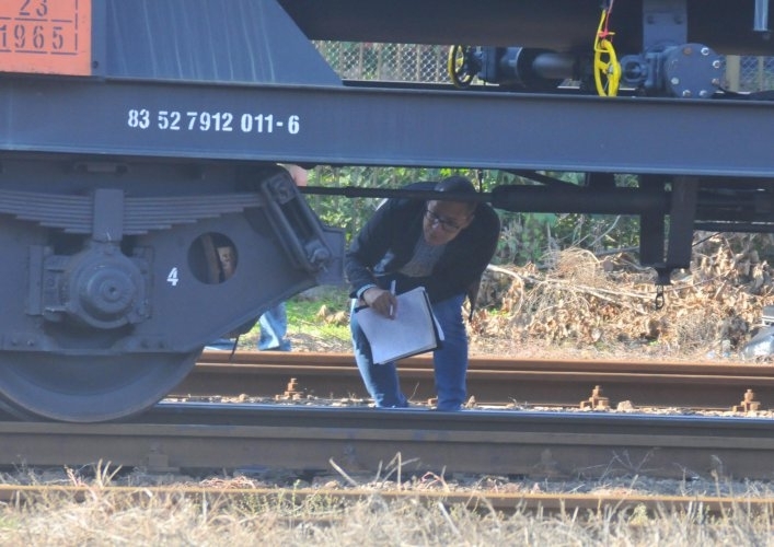 Млад мъж е починал след като е блъснат от влак