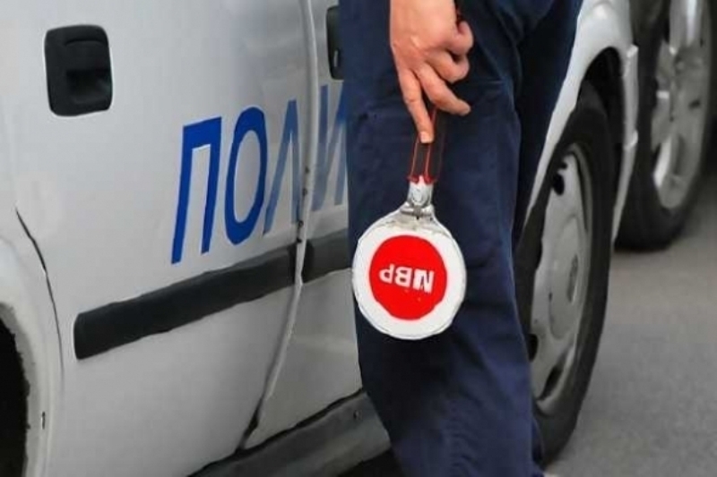 Свалиха табелите на автомобил във Врачанско шофьорът карал без книжка