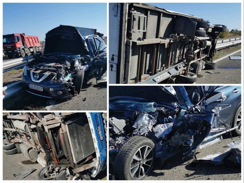 Сблъсък между тежкотоварен камион и джип " Нисан" затвори автомагистрала