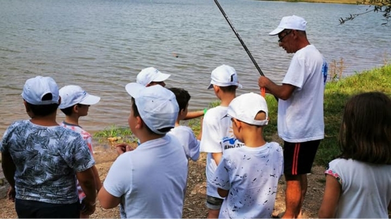 Лятното рибарско училище за деца отвори врати от понеделник. Инициативата