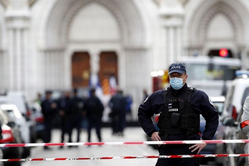 Нападателят който уби с нож трима души в църква в