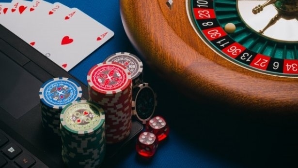 Пиян мъж си изля гнева за липсата на късмет в