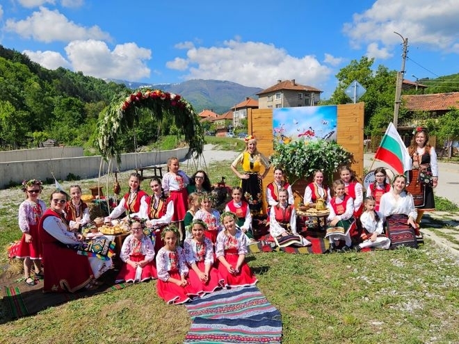Берковица отбеляза празнично Цветница съобщиха от общината Нека Бог благослови Вас