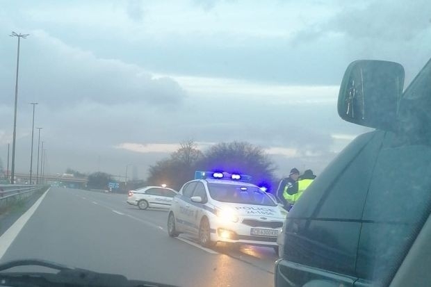 Автомобилът от сутрешната гонка с полицията на АМ Тракия  е установена край