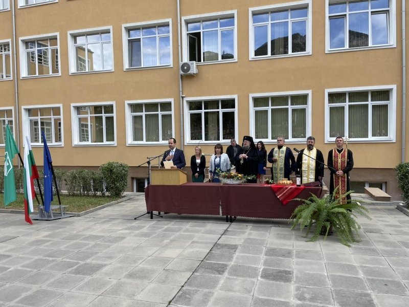 Започна академичната година във филиала на Медицинския университет във ...