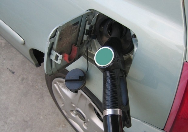 Касовата бележка за заредено гориво на бензиностанция вече ще показва