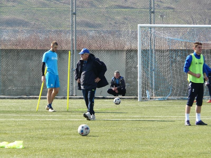 Футболистите на Монтана направиха днес след обяд една тренировка на
