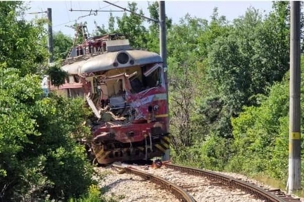 Железопътен инцидент с участието на два локомотива стана през изминалата