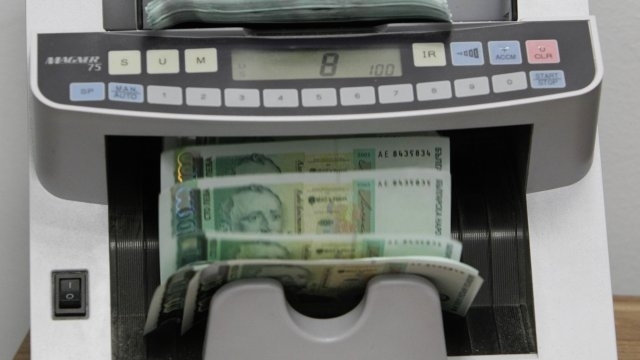 Заради скъпото отопление: Отпускат по 148 лв. за 46 000 домакинства