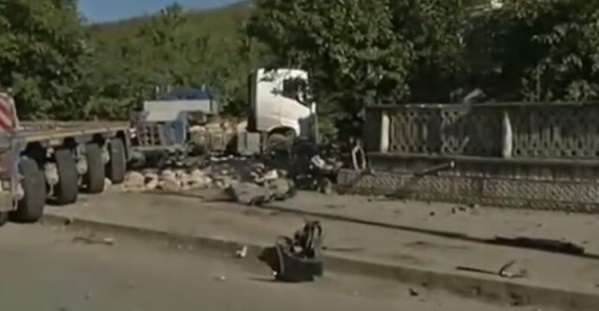 ТИР се е врязал в стопанска постройка в хасковското село Горски извор