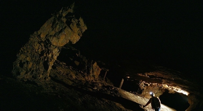 Един миньор е загинал при срутване в частна мина в