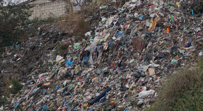 Собственик на дискотека в монтанско село буквално е превърнал зелен