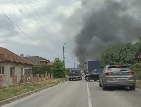 Пожар затрудни трафика във Видинско научи агенция BulNews Инцидентът е