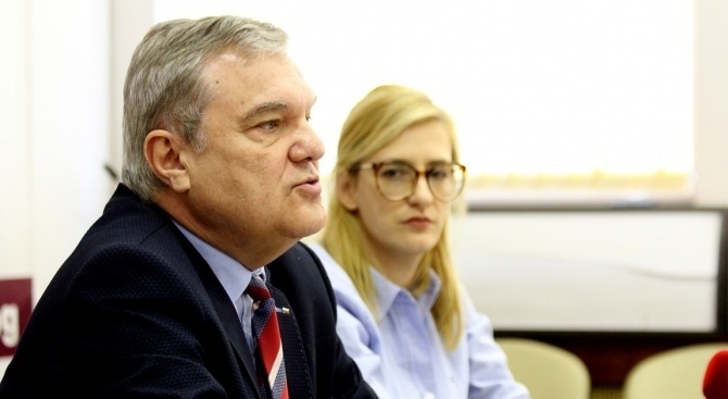 Председателят на ПП АБВ Румен Петков настоя за незабавен мораториум
