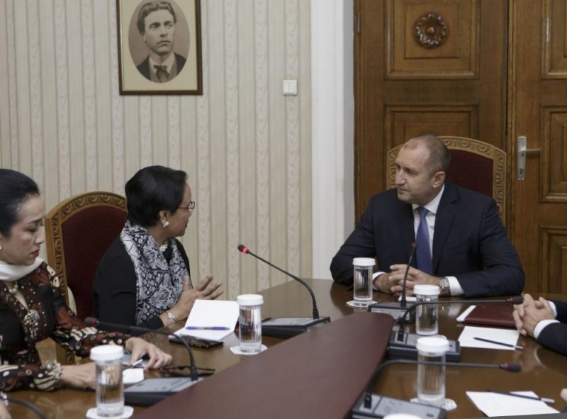 Секторите на информационните технологии земеделието туризма и образованието имат голям