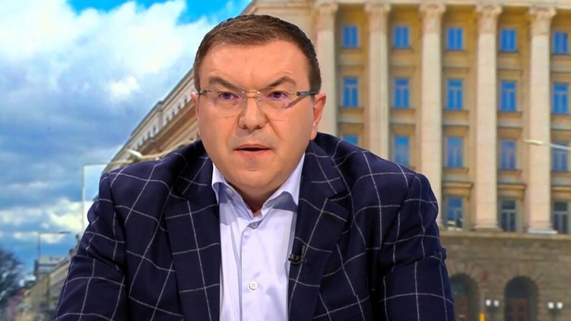 Председателят на парламентарната комисия по здравеопазване проф Костадин Ангелов подаде