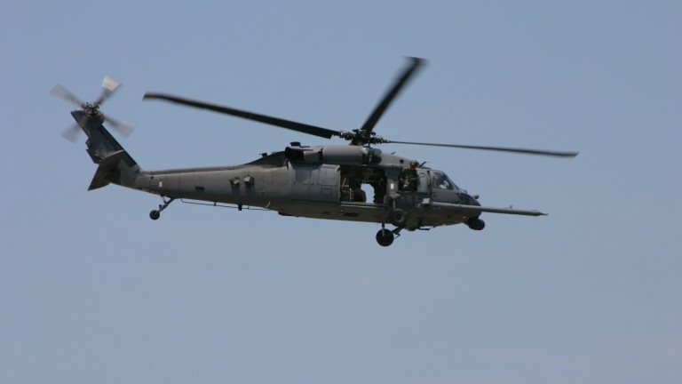 Великобритания изпраща хеликоптери на Украйна съобщи министърът на отбраната Бен