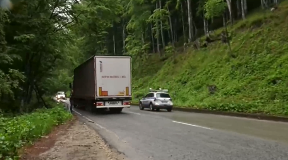 Тапи и задръствания се образуваха на Петроха заради новата организация